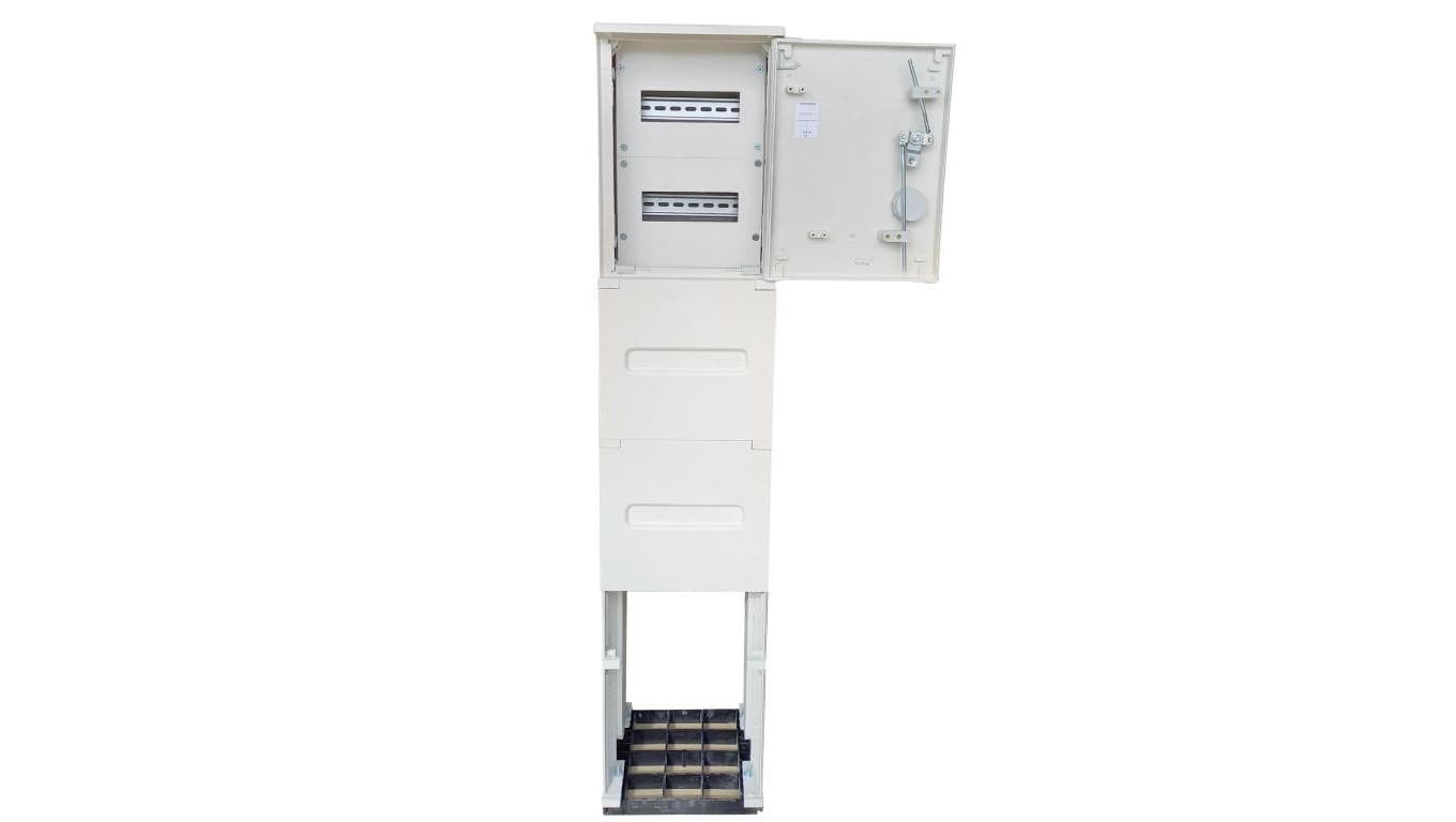 RT 26x40 TH/F Obudowa termoutwardzalna z fundamentem 26x40 2x8 modułów IP 44 rozdzielnia elektryczna złącze kablowe