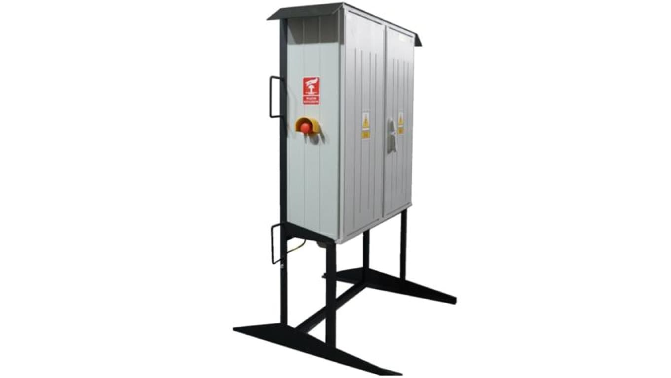 250A, 4x160A, 4xGS 250V, 1xCEE 16A 5P, 1xCEE 32A 5P, wyłącznik główny, Złącze kablowe na stojaku EZK250A1, Partnersite 17362