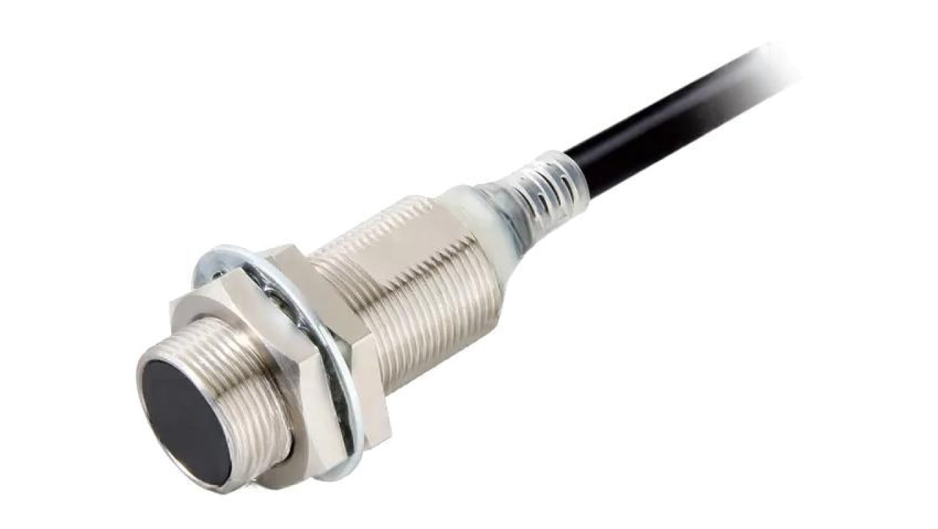Czujnik indukcyjny, PNP/NO, 10...30VDC, przewody, M18, 0...8mm, IP67 E2E-X8B1D18 2M