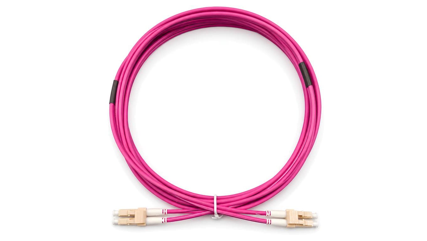 Patchcord światłowodowy MM LC/UPC-LC/UPC duplex 3mm OM4 bezhalogenowy LSOH magenta 5m NEKU